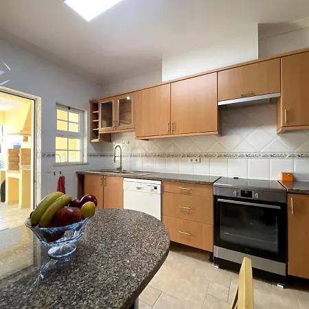 Semesterbostad Porto De Mos Family House *