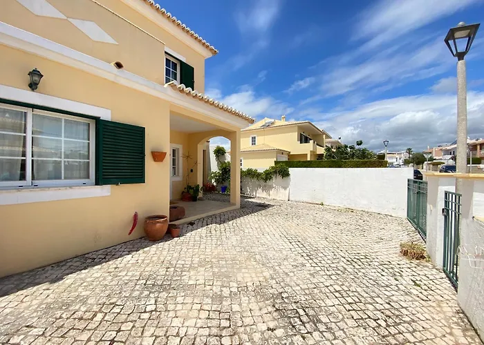Porto De Mos Family House Lagos
